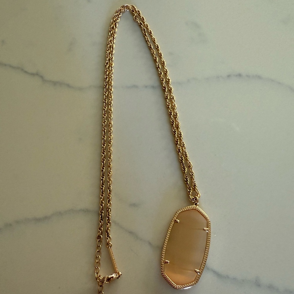 Kendra Scott Rae Translucent Peach Stone long pendant necklace